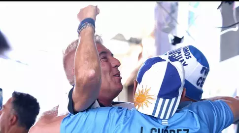 אוהדי אורוגוואי צופים במשחק (שחר גרוס)