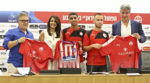 אלונה ברקת, מיגל אנחל חיל ועידן עופר (איציק בלניצקי)