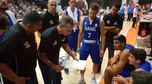 שחקני נבחרת ישראל (באדיבות איגוד הכדורסל) 
