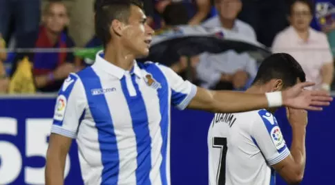 חואנמי והקטור מורנו במהלך המשחק (La Liga)
