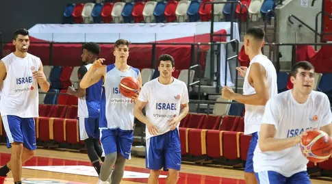 שחקני נבחרת ישראל באימון (שחר גרוס)