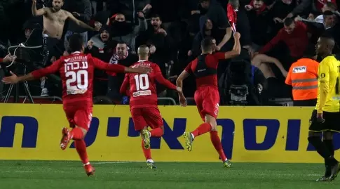 אחמד עאבד, רמזי ספורי ועידן כהן חוגגים (אורן בן חקון)