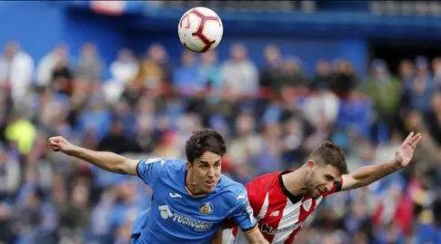 חיימה מאטה נוגח בכדור (La Liga)