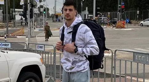 דני אבדיה בדרך לגיוס (מערכת ONE)