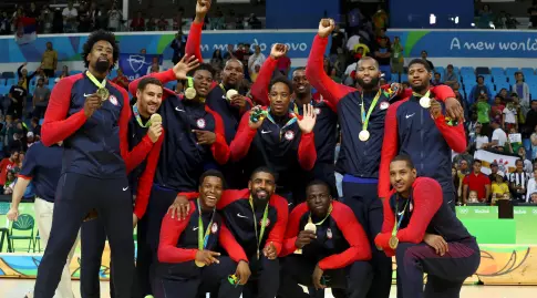 נבחרת ארה"ב עם הזהב האולימפי בריו (רויטרס)