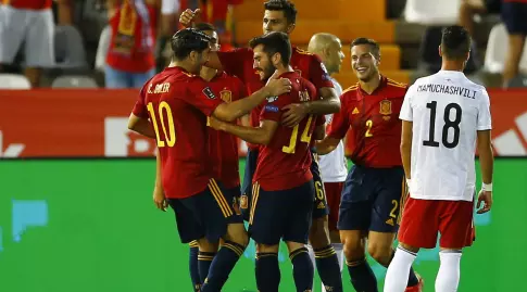 שחקני נבחרת ספרד חוגגים (רויטרס)