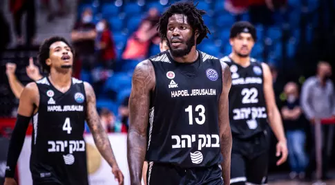 שחקני הפועל ירושלים מאוכזבים (אורן בן חקון)
