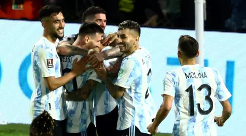 הפעם זה הטורניר שלהם? שחקני ארגנטינה עם מסי (רויטרס)