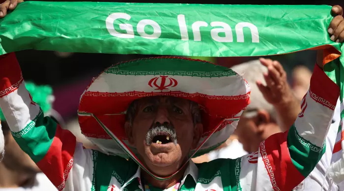 אוהד נבחרת איראן ביציע (רדאד ג'בארה)