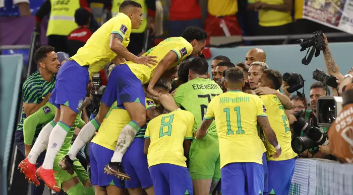 שחקני ברזיל חוגגים מוקדם מדי (רויטרס)