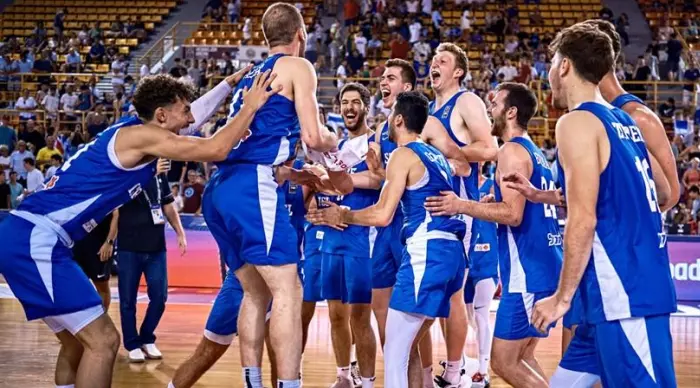 נבחרת העתודה של ישראל חוגגת (FIBA.COM)