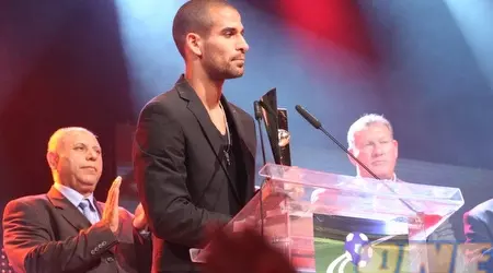 גל אלברמן מקבל את פרס כדורגלן העונה (תומר גבאי)