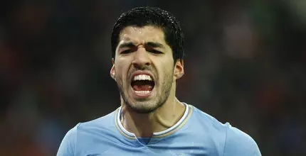 סוארס במדי נבחרת אורוגוואי (רויטרס)