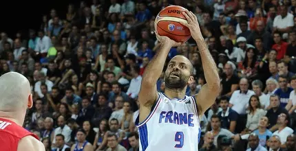 טוני פארקר. הצרפתים הבטיחו את העלייה (FIBA)