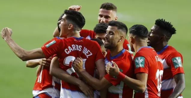 שחקני גרנאדה חוגגים (La Liga)