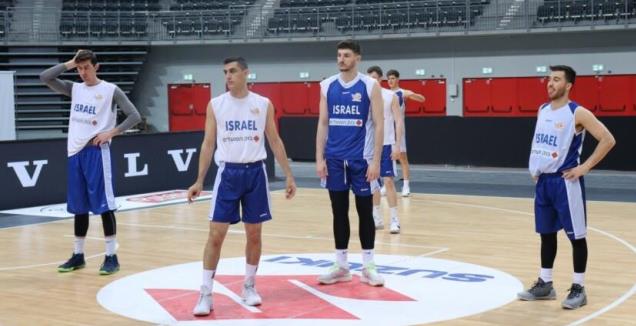 שחקני נבחרת ישראל באימון (איגוד הכדורסל) (מערכת ONE)