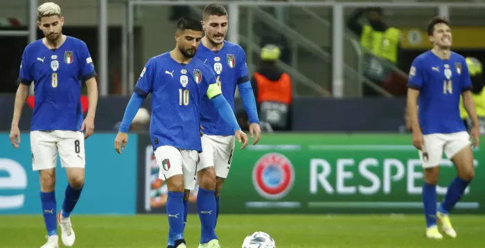 שחקני נבחרת איטליה מאוכזבים (רויטרס)