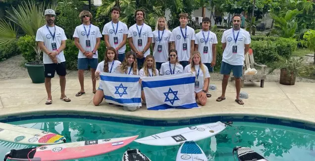 נבחרת הנוער של ישראל בגלישת גלים (ISA / Mike Rodriguez, באדיבות ארגון גולשי הגלים בישראל)