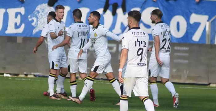 Netanya players celebrate (Nisan Aish)