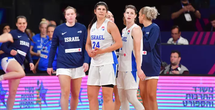 שחקניות נבחרת ישראל מאוכזבות (חגי מיכאלי)